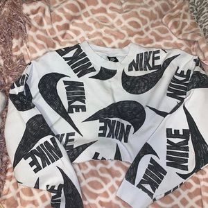 cropped nike crewneck